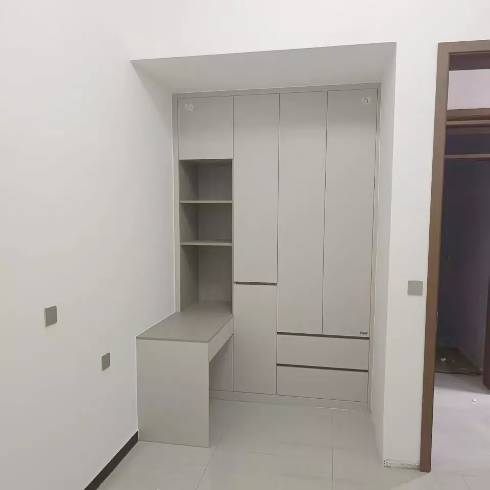 Αρωματικές ντουλάπες από ξύλο κέδρου